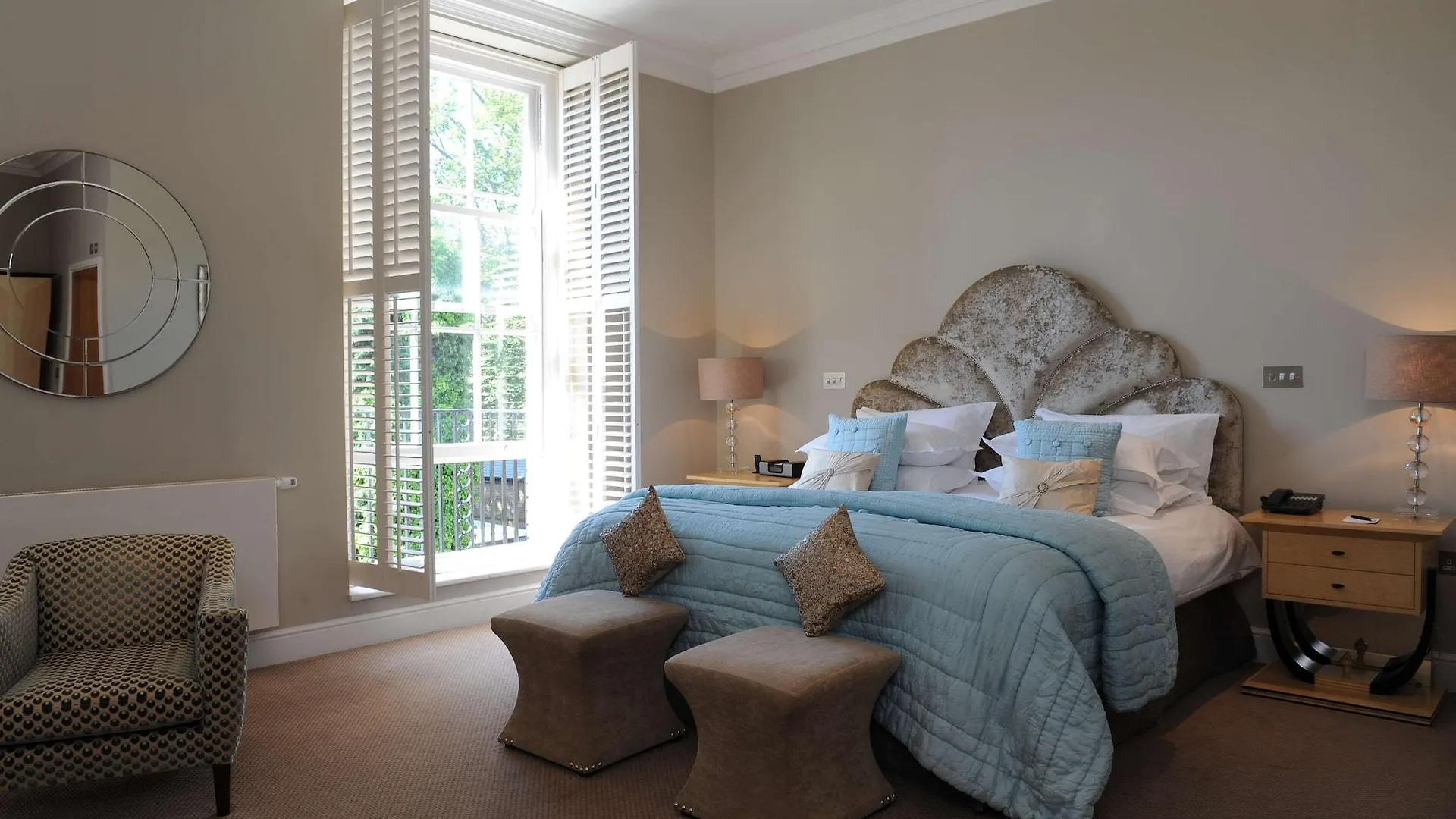 ****  The Kings Arms Hotel Christchurch  United Kingdom